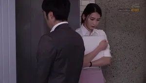 Em thư ký bần cùng bị tiền bối bắt vào nhà nghỉ phục vụ đối tác
