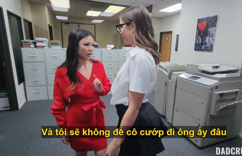 Bố dượng trúng độc đắc nắc cùng lúc thiên thần nhỏ và em trợ lý riêng